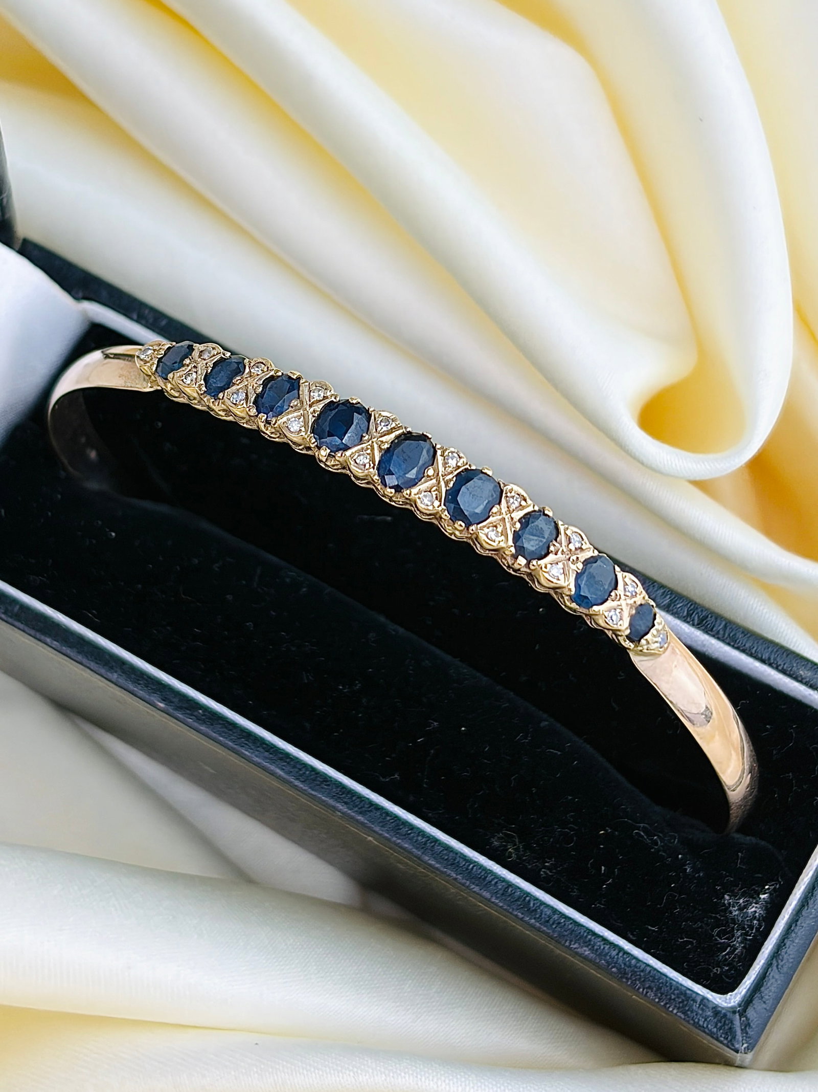 Vintage 9ct Gold Boxed Sapphire and Diamond Bangle Bracelet - 2