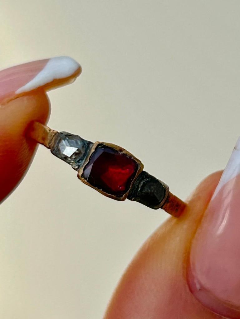 Antique Georgian Era Flat Cut Garnet and Diamond Gold Ring - 6