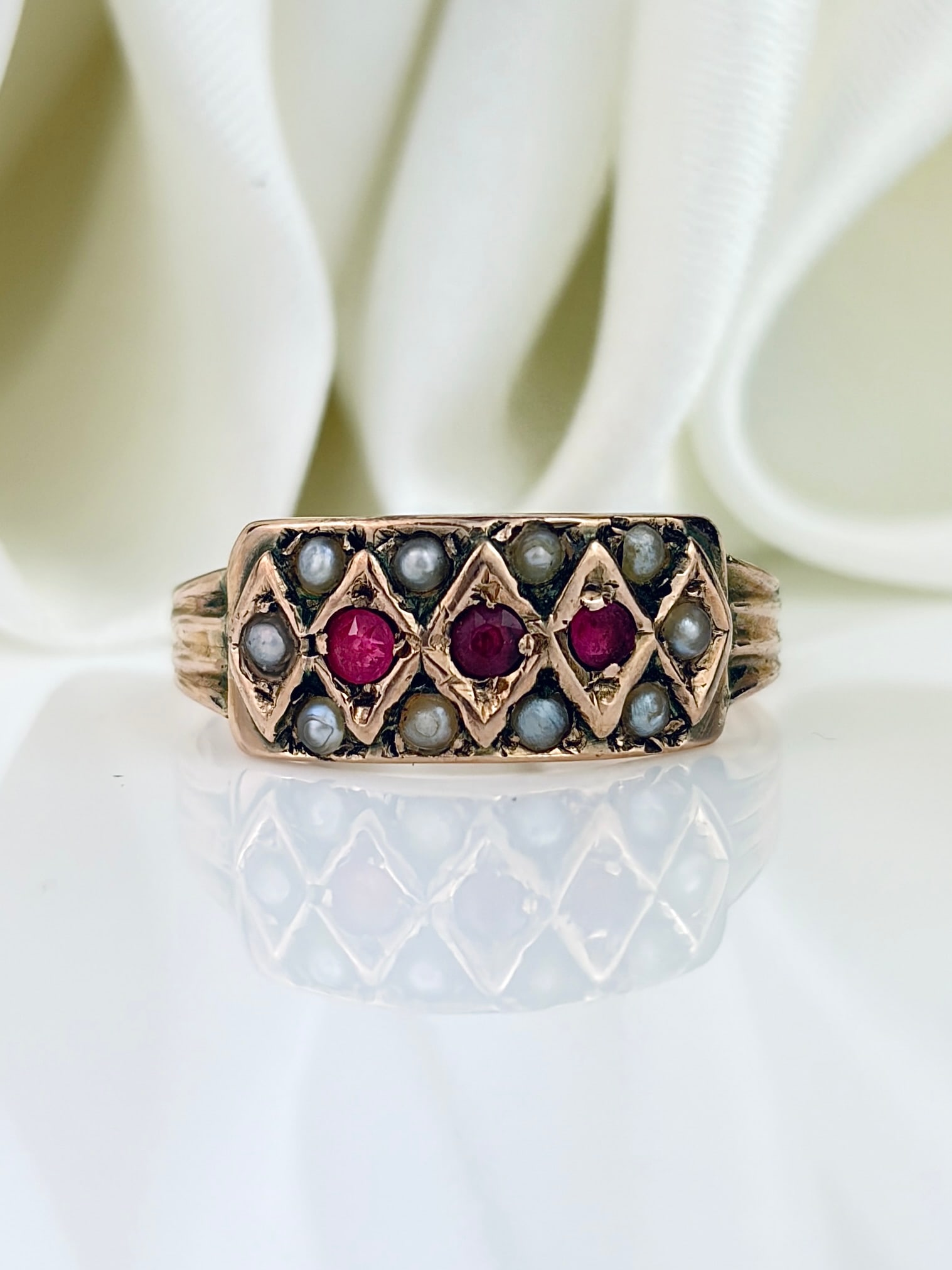 ANTIQUE 22CT GOLD RUBY AND PEARL TRIPLE ROW RING (1 of 9)