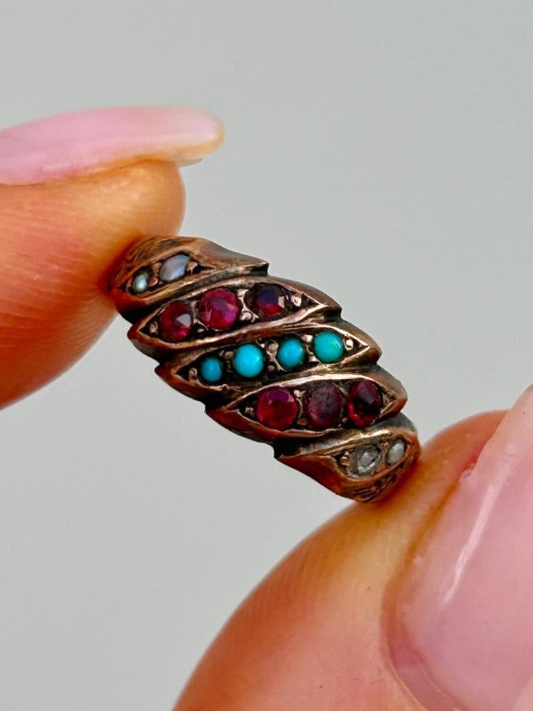 Antique 9ct Gold Gemset Ring: Antique 9ct Gold Gemset Ring the most beautiful and charming ring measurements size UK L US 6 head of ring 15mm x 7mm weight 1.65g hallmarked 9 375 materials 9ct gold