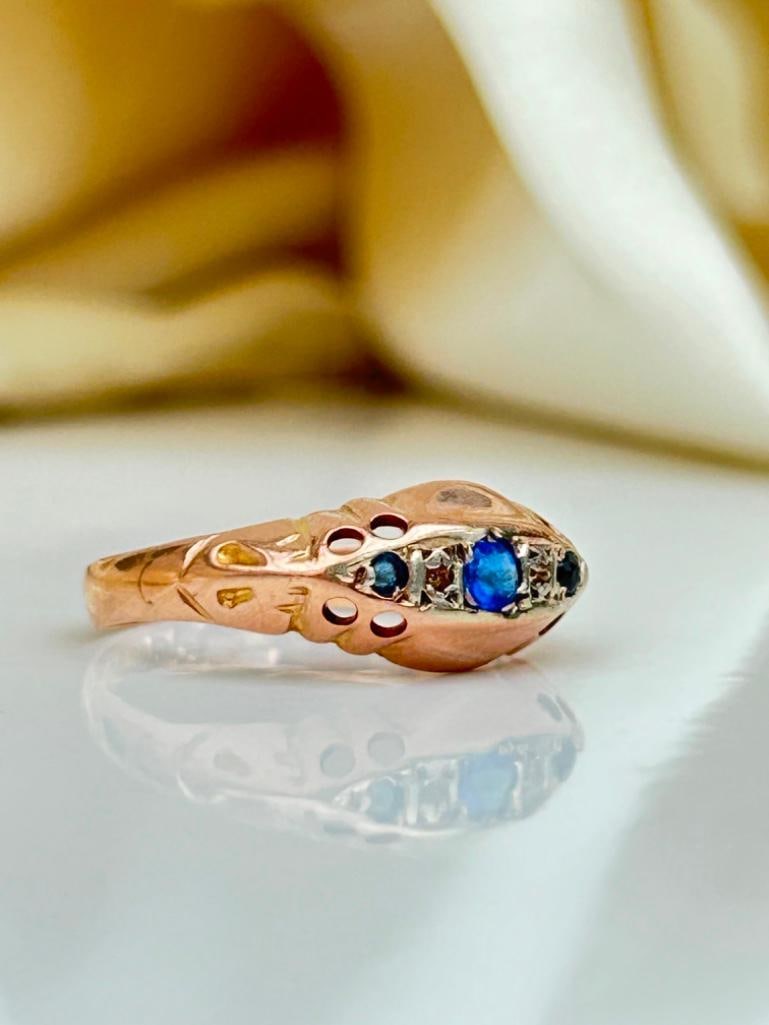 Sweet 9ct Gold Sapphire and Diamond 5 Stone Ring - 5