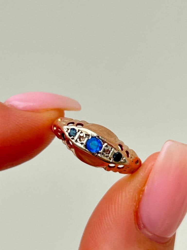 Sweet 9ct Gold Sapphire and Diamond 5 Stone Ring - 8