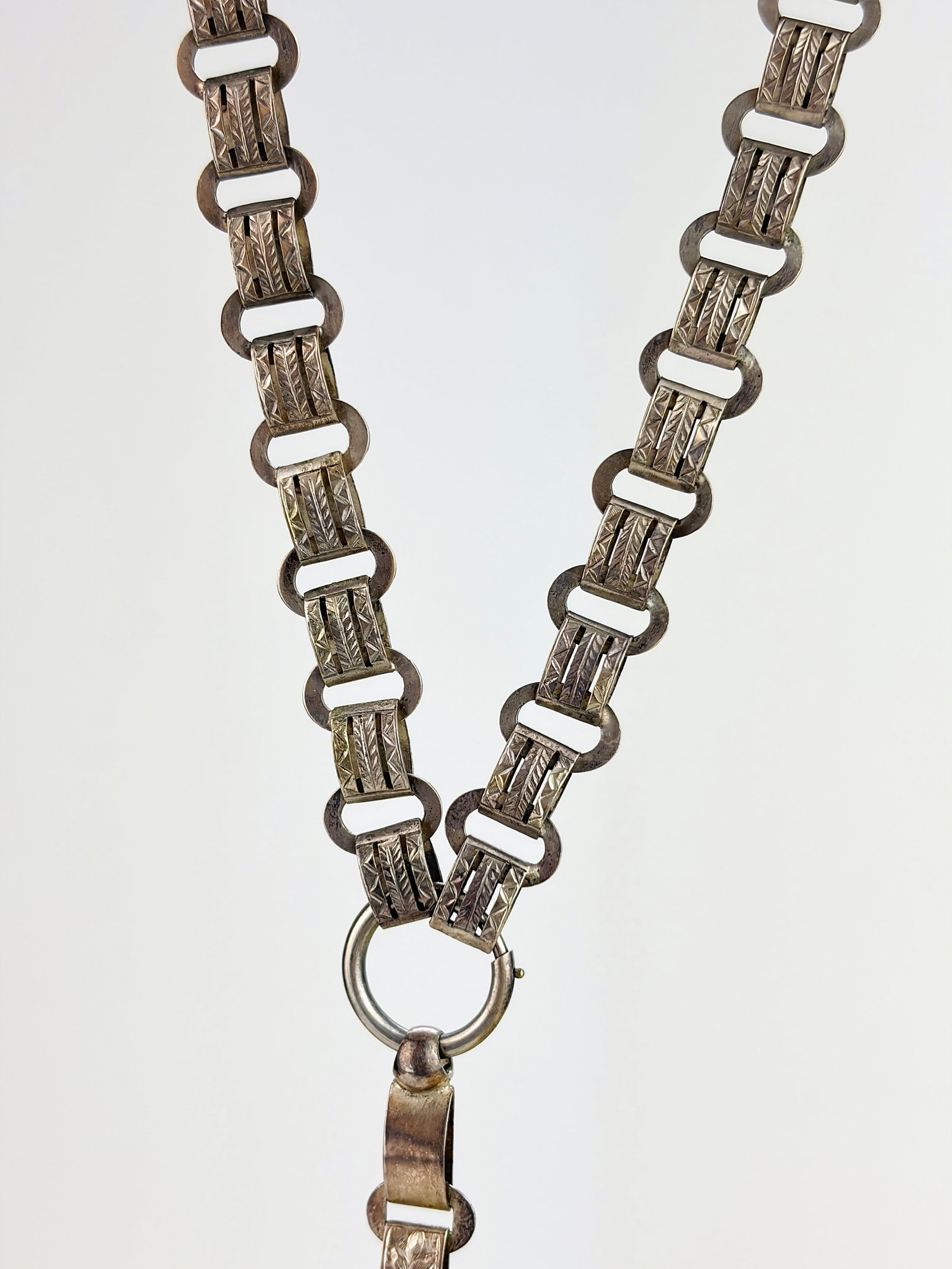 AMAZING ANTIQUE VICTORIAN SILVER BOOK CHAIN AND LOCKET NECKLACE - 2