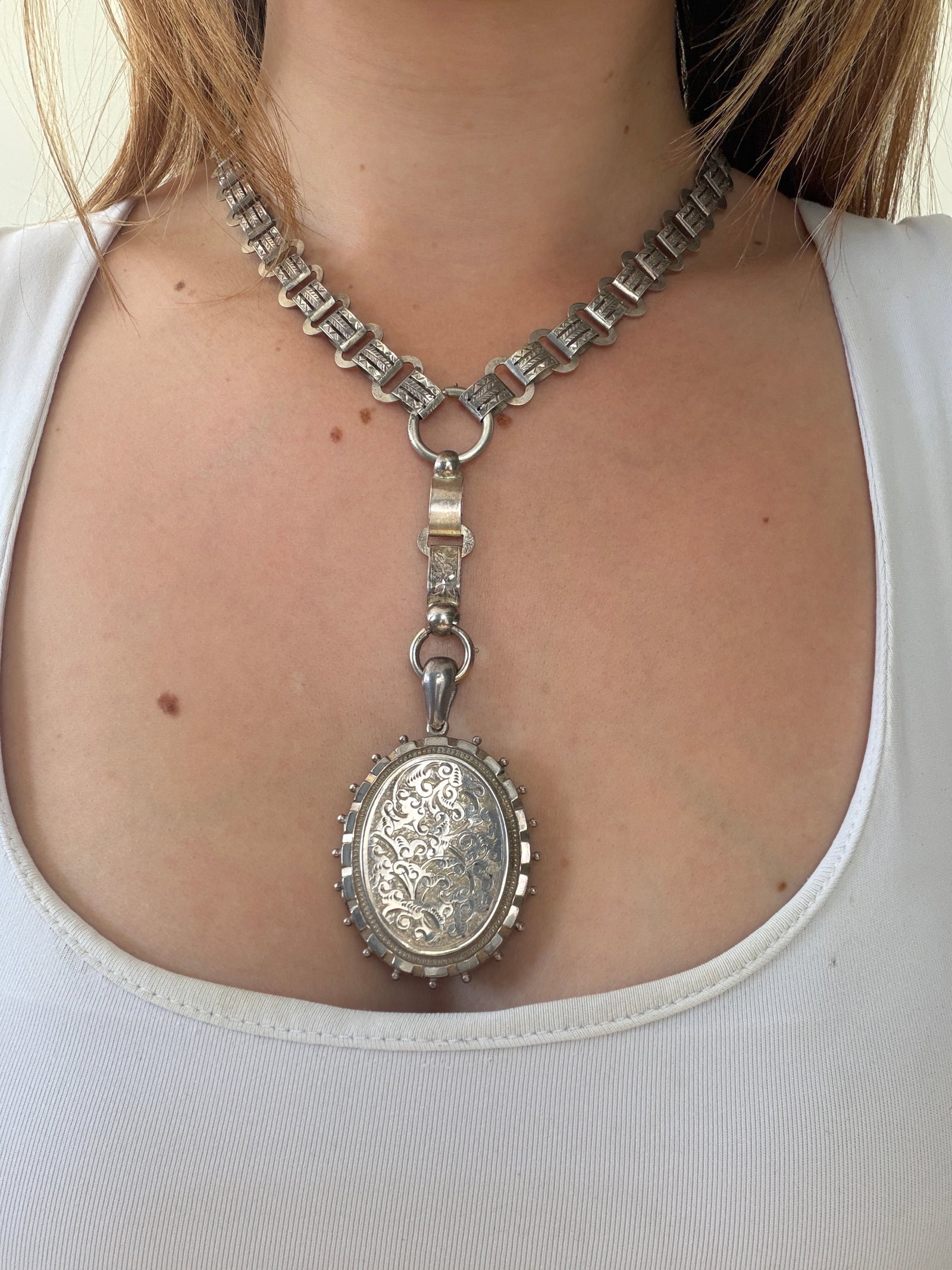 AMAZING ANTIQUE VICTORIAN SILVER BOOK CHAIN AND LOCKET NECKLACE - 7