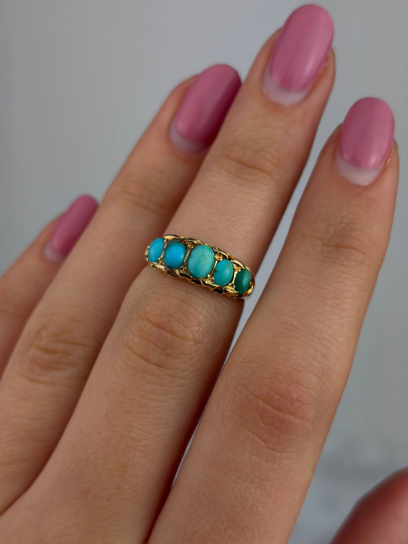 ANTIQUE 18CT YELLOW GOLD TURQUOISE 5 STONE RING - 8