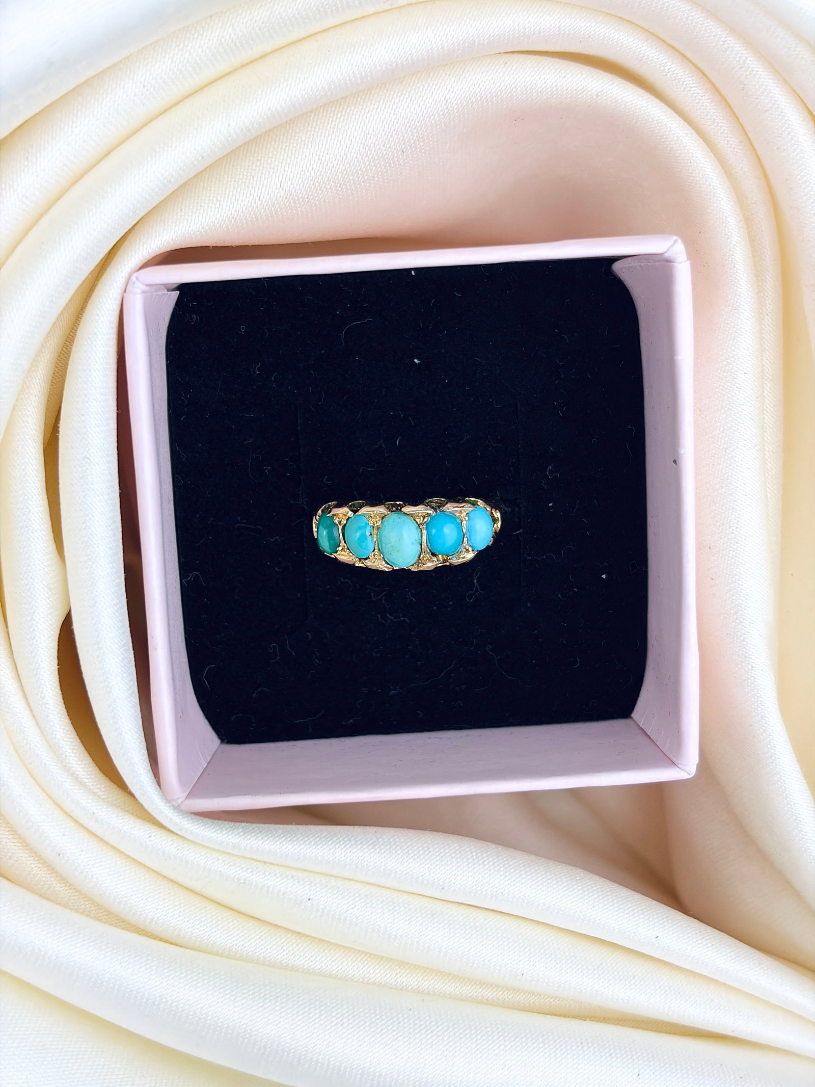 ANTIQUE 18CT YELLOW GOLD TURQUOISE 5 STONE RING - 9