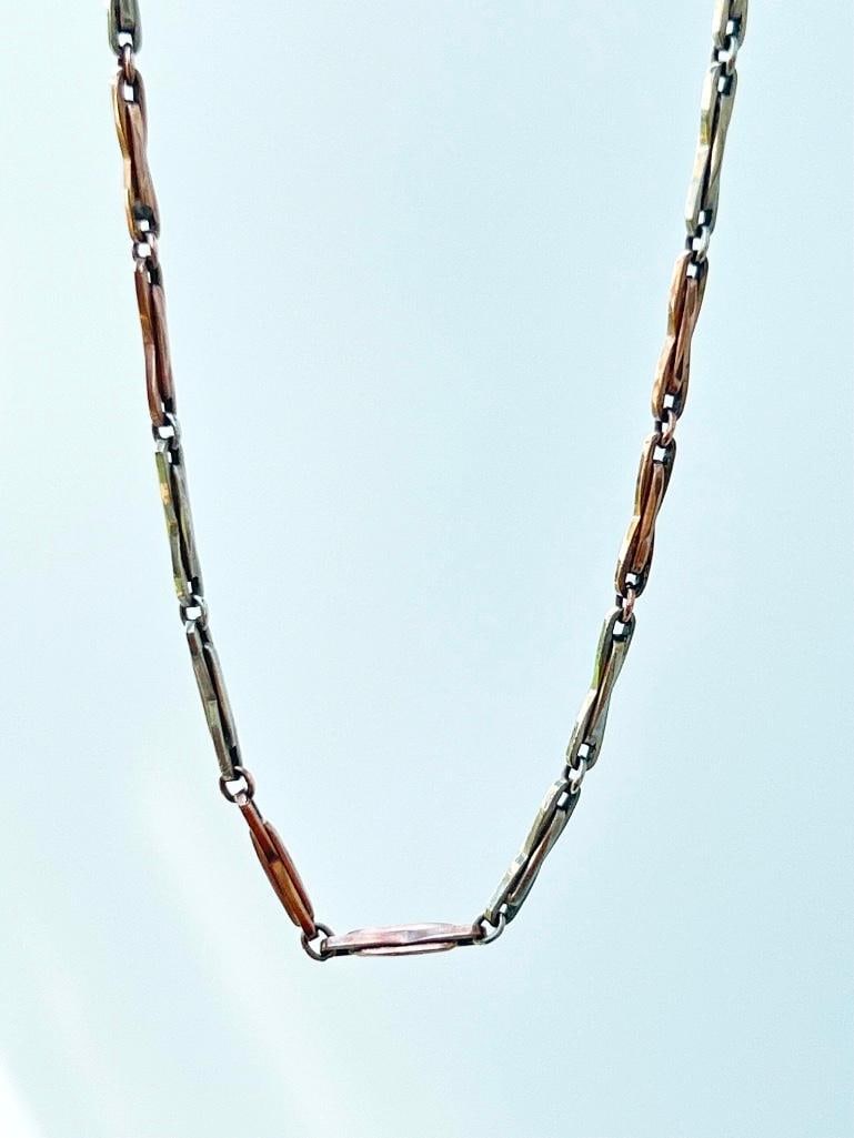 Antique 9CT gold chain necklace AF: Antique 9CT gold chain necklace AF needs a new bolt ring Measurements length34cm width 2mm weight 8.20g materials 9ct gold dcz