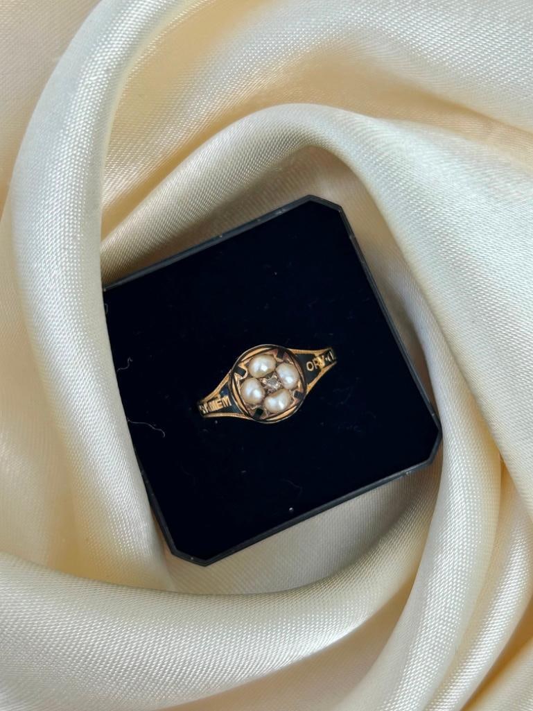 Antique 18ct Gold Black Enamel Pearl and Diamond Flower Mourning Ring - 6