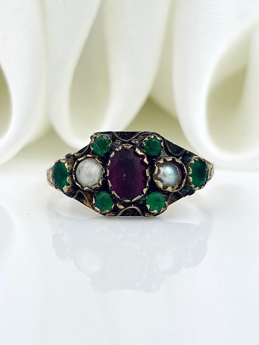 ANTIQUE 9CT GOLD PEARL AND GREEN AND PURPLE PASTE RING: ANTIQUE 9CT GOLD PEARL AND GREEN AND PURPLE PASTE RING Lovely ring!