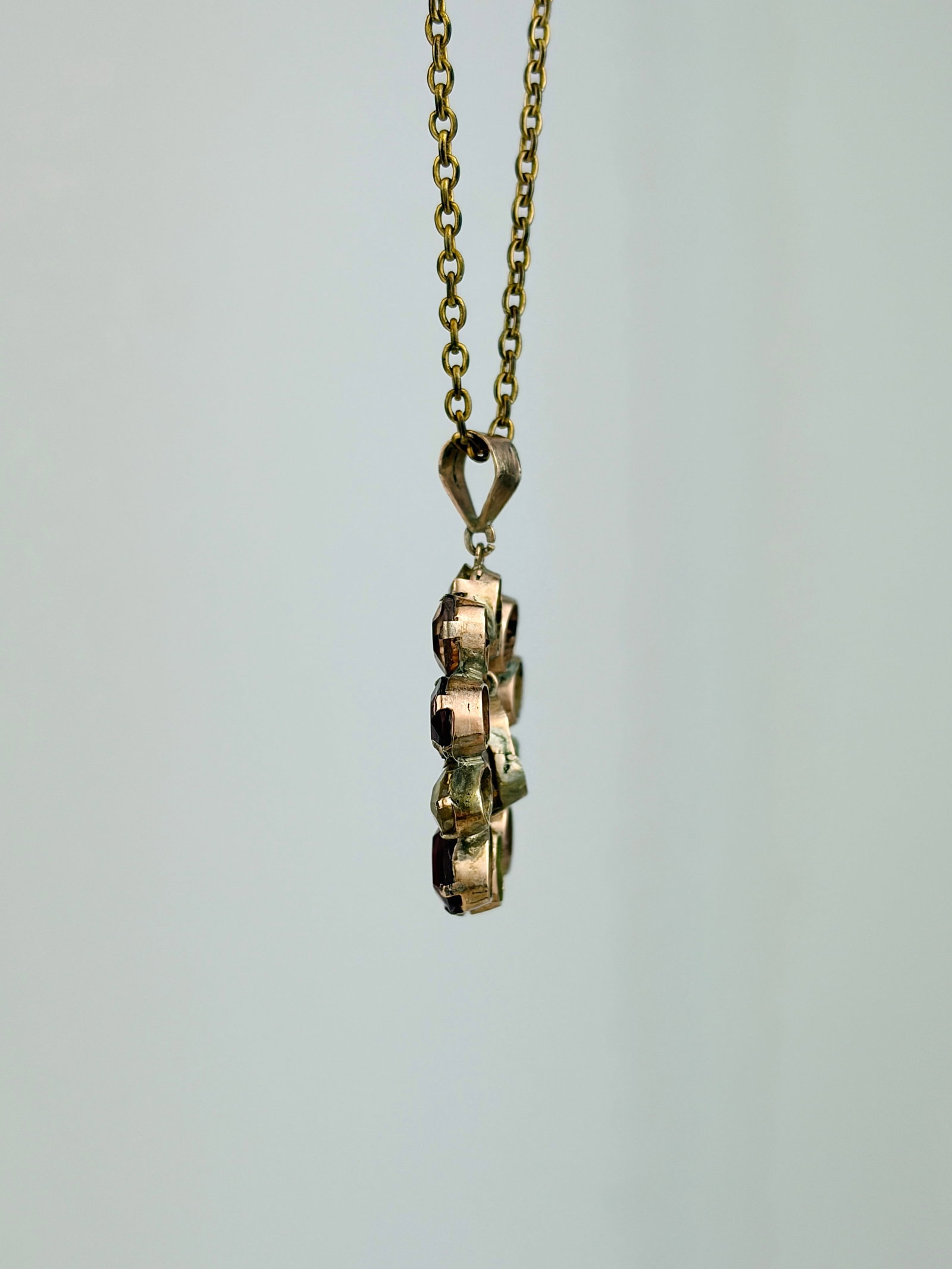 ANTIQUE VICTORIAN 9CT GOLD HARLEQUIN CLUSTER PENDANT ON CHAIN - 2
