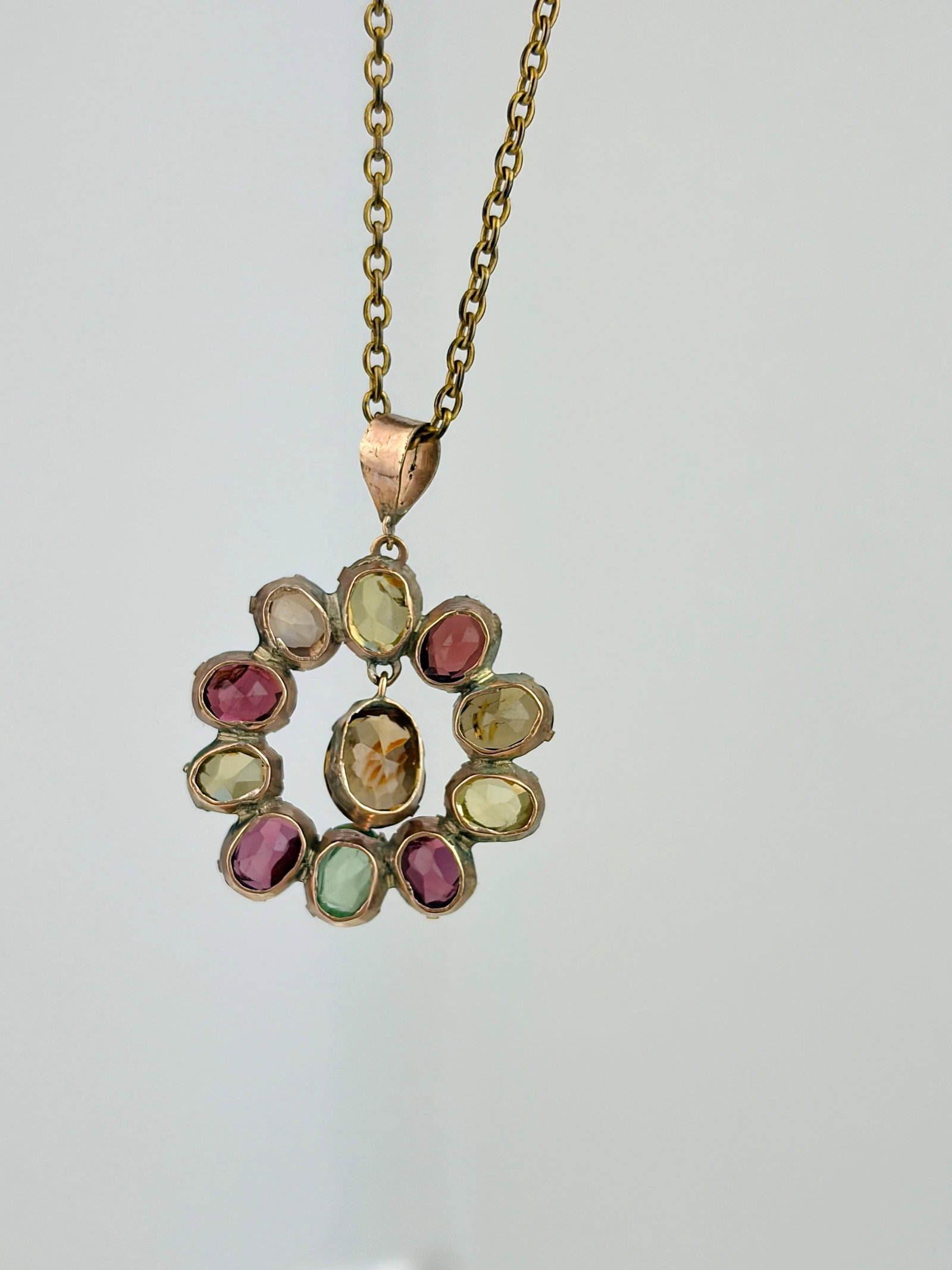 ANTIQUE VICTORIAN 9CT GOLD HARLEQUIN CLUSTER PENDANT ON CHAIN - 3