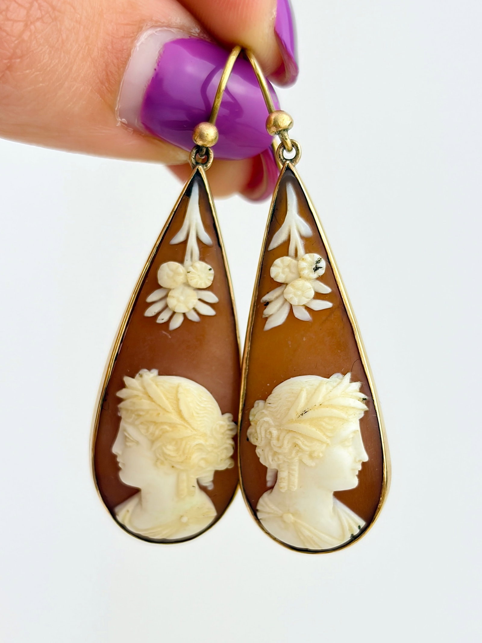 ANTIQUE EARLY VICTORIAN 18CT GOLD CAMEO DROP EARRINGS IN BOX (1 of 7)