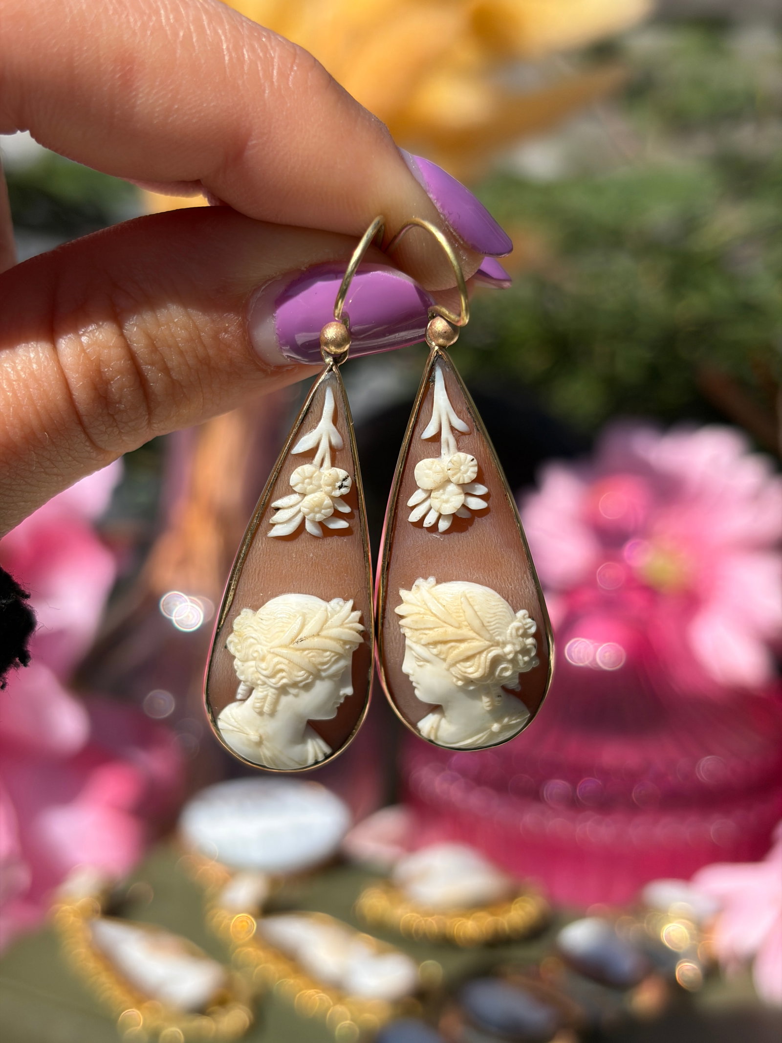 ANTIQUE EARLY VICTORIAN 18CT GOLD CAMEO DROP EARRINGS IN BOX - 2