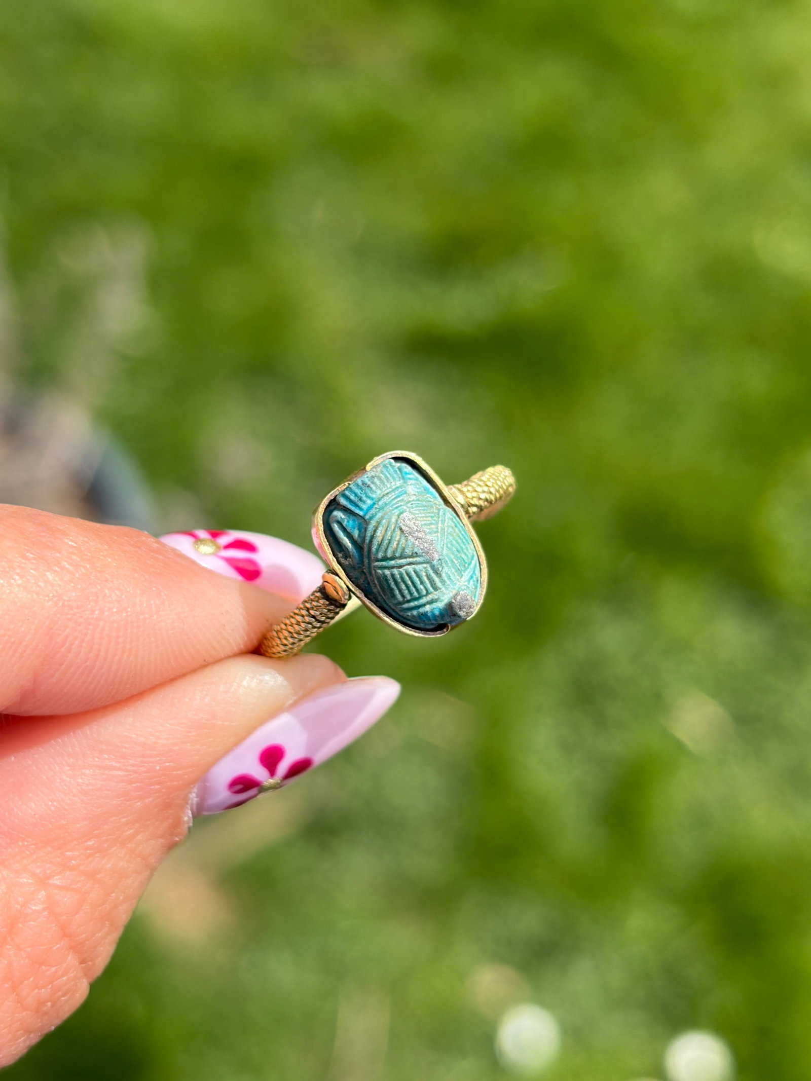 ANTIQUE EGYPTIAN REVIVAL SWIVEL SCARAB RING IN 18CT YELLOW GOLD - 2