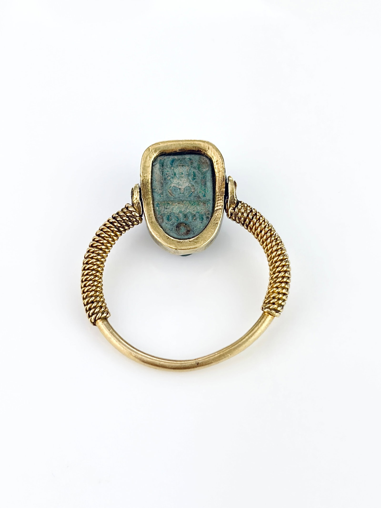 ANTIQUE EGYPTIAN REVIVAL SWIVEL SCARAB RING IN 18CT YELLOW GOLD - 3