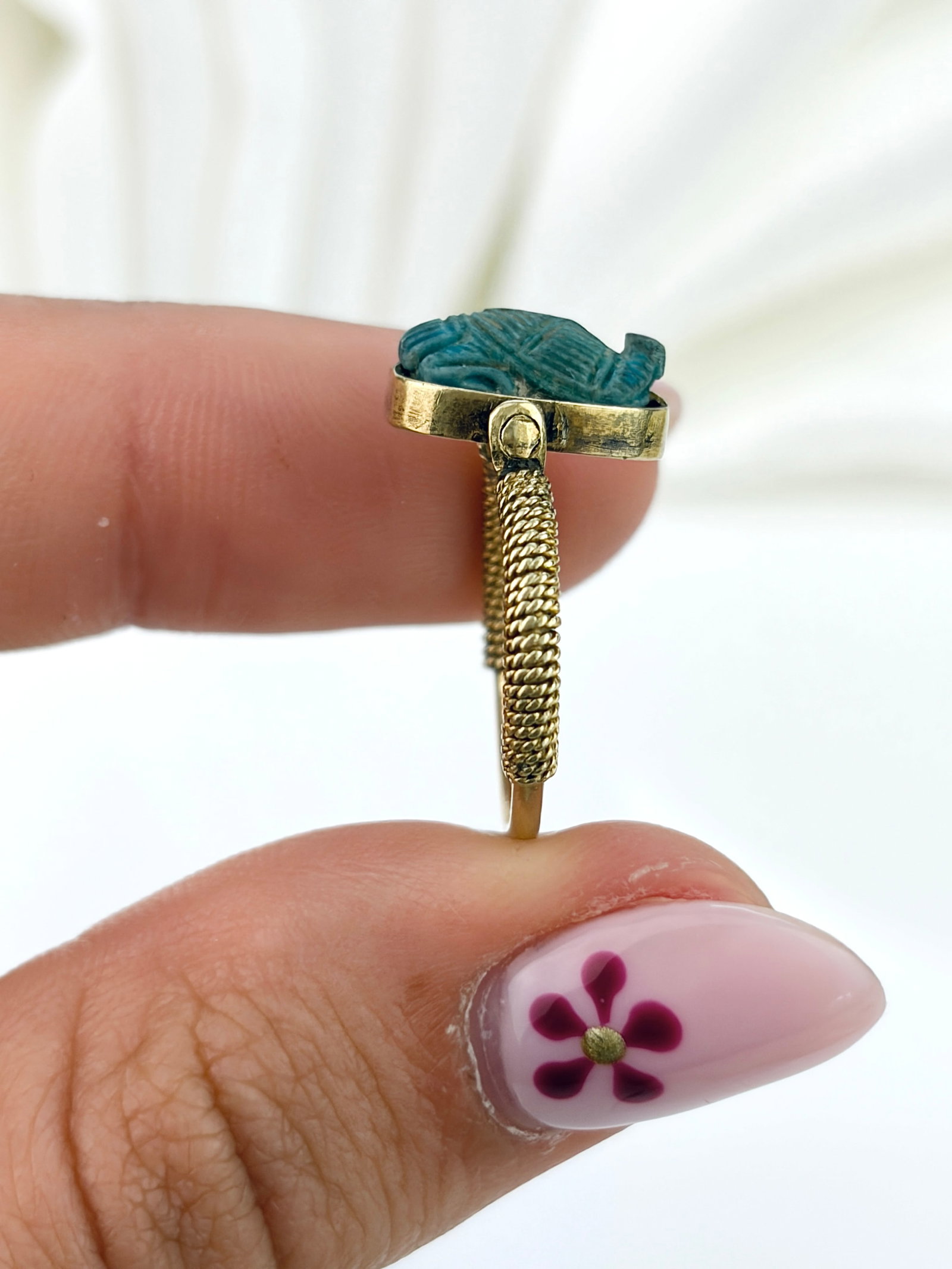 ANTIQUE EGYPTIAN REVIVAL SWIVEL SCARAB RING IN 18CT YELLOW GOLD - 4