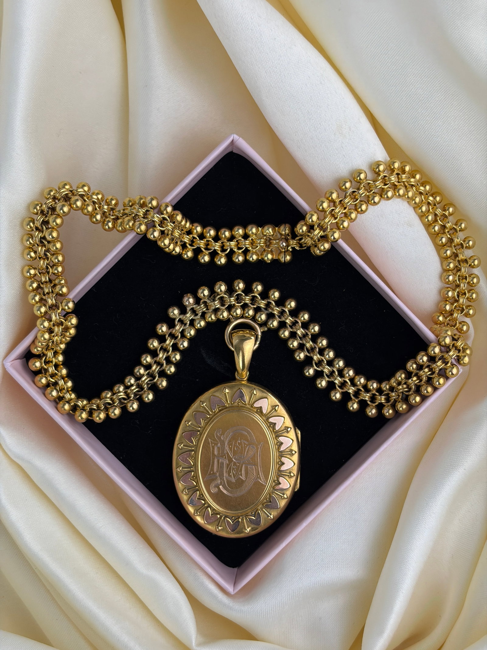 victorian era 18ct yellow gold collar and locket set - 8
