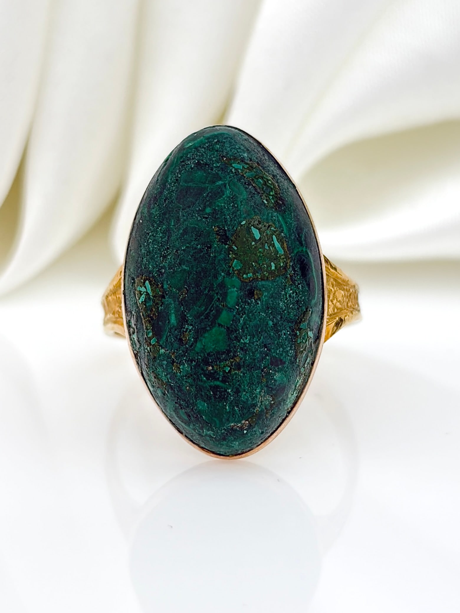 ANTIQUE GEORGIAN C.1783 GREEN STONE RING IN GOLD (1 of 10)