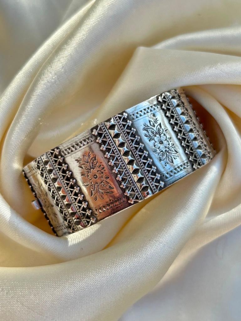 Chunky Antique Silver Bangle Bracelet (1 of 7)