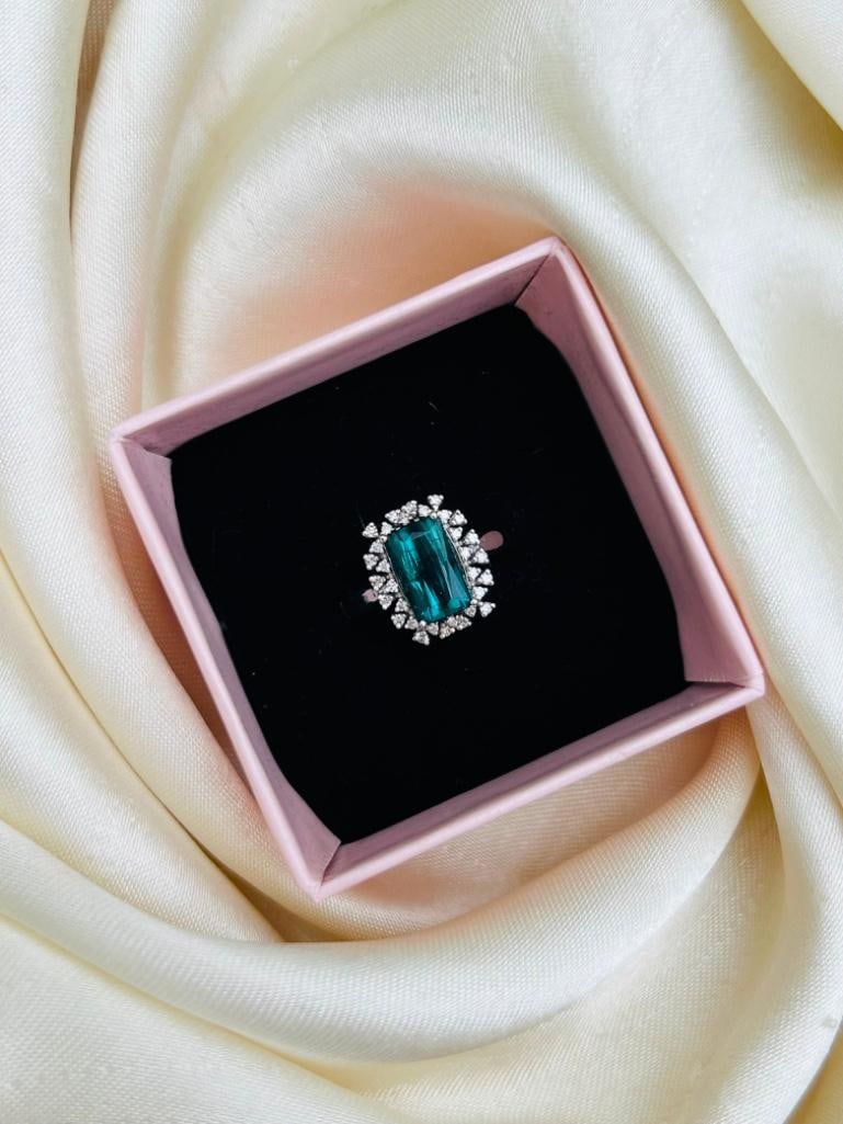 *14ct White Gold Green Tourmaline and Diamond Ring - 9