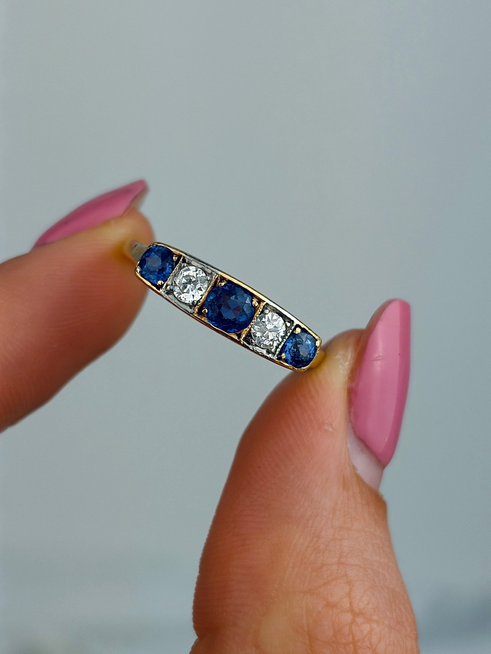 ANTIQUE ART DECO 18CT GOLD SAPPHIRE AND DIAMOND 5 STONE RING - 5