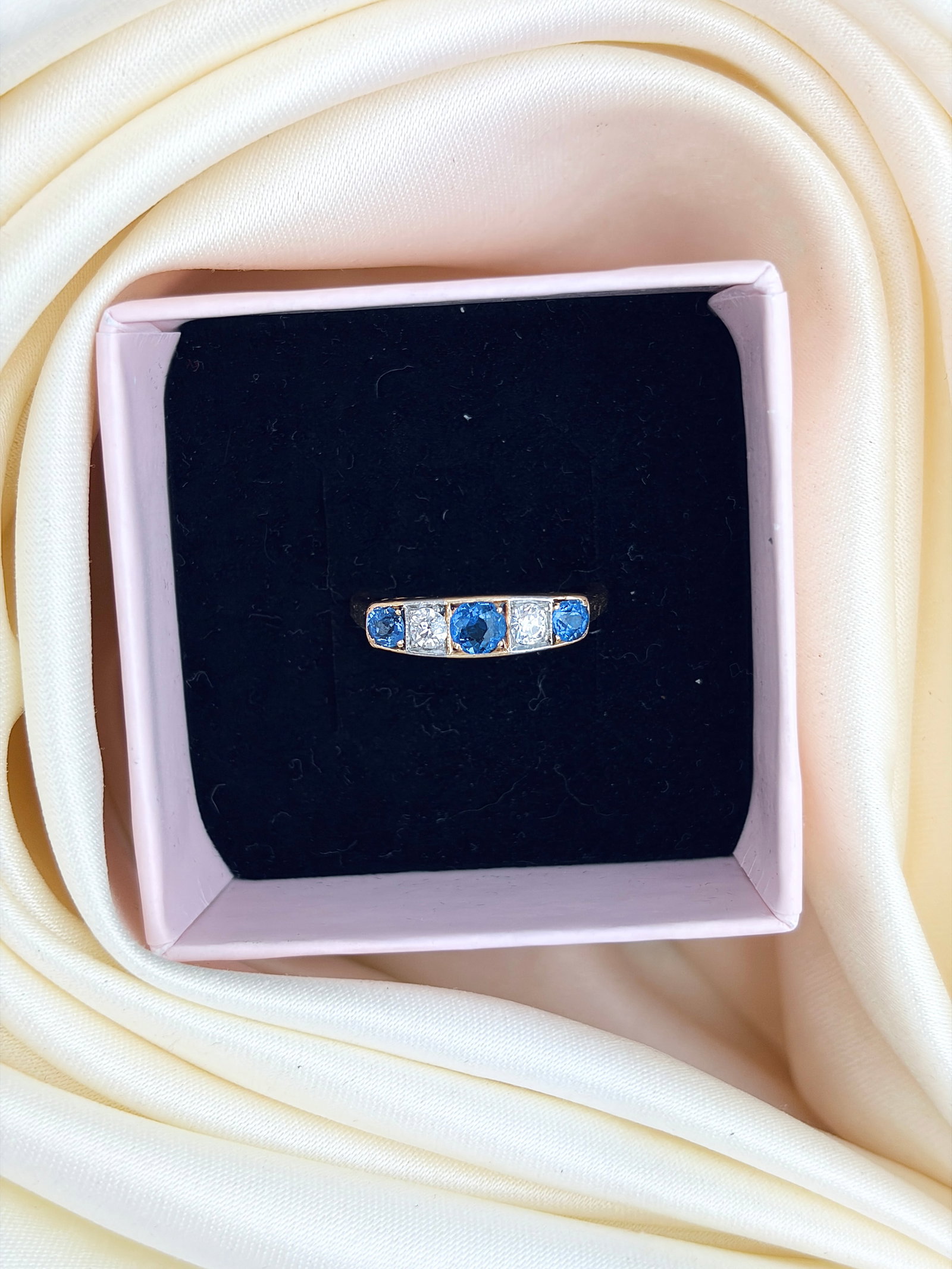 ANTIQUE ART DECO 18CT GOLD SAPPHIRE AND DIAMOND 5 STONE RING - 9
