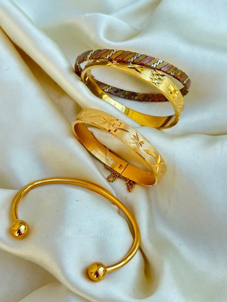 Mixed lots 4x bangle bracelet: Mixed lots 4x bangle bracelet Charming selection of bracelets
