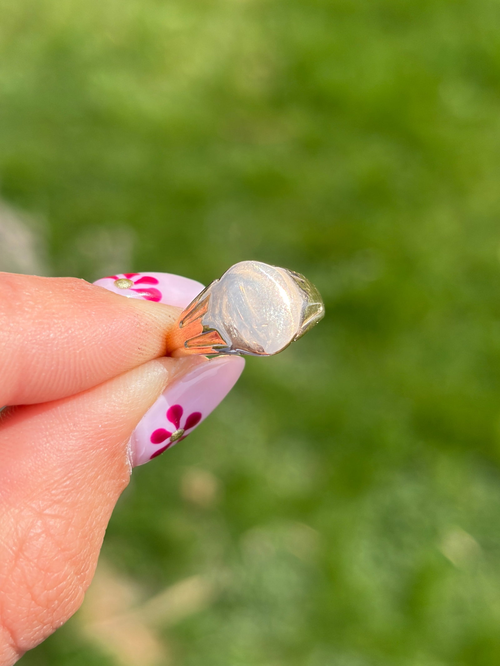 ANTIQUE 9CT YELLOW GOLD SIGNET RING - 10