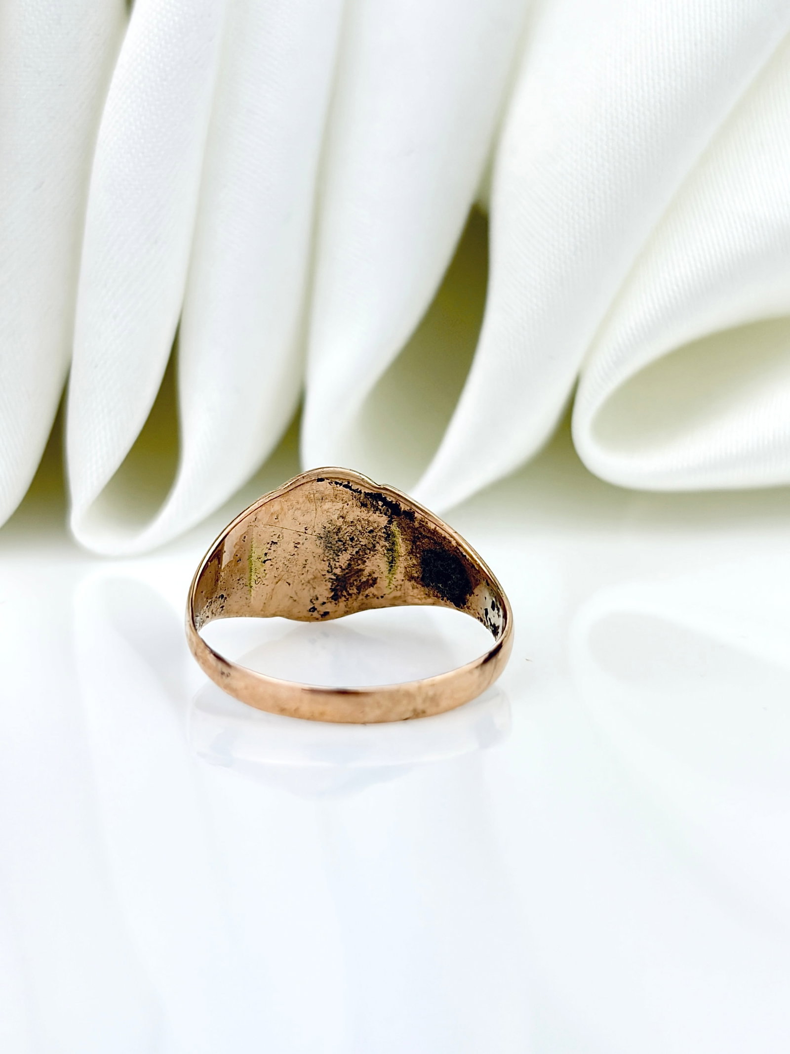 ANTIQUE 9CT YELLOW GOLD SIGNET RING - 3