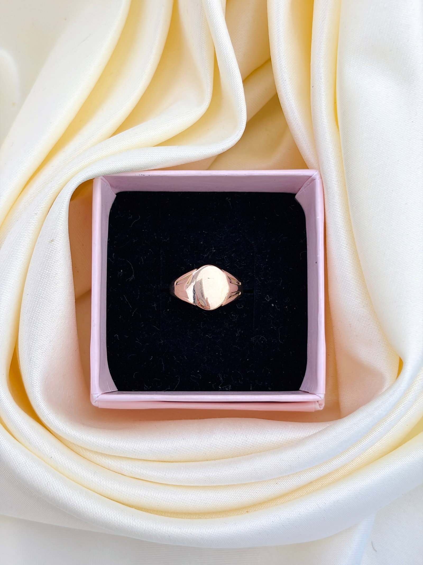 ANTIQUE 9CT YELLOW GOLD SIGNET RING - 9