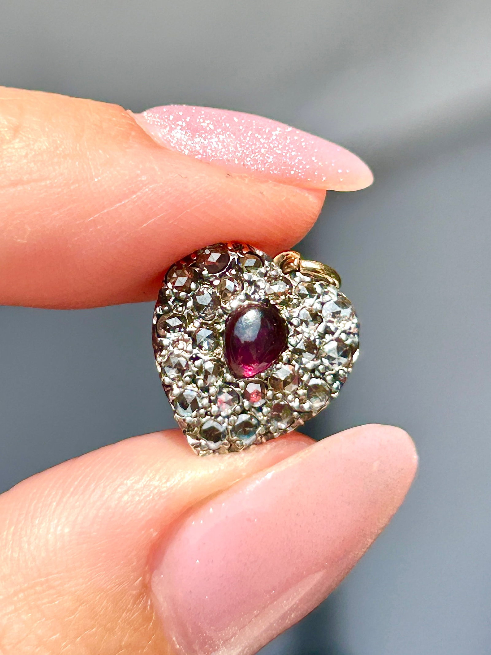 Sweet gold cabochon garnet and diamond encrusted heart pendant - 7