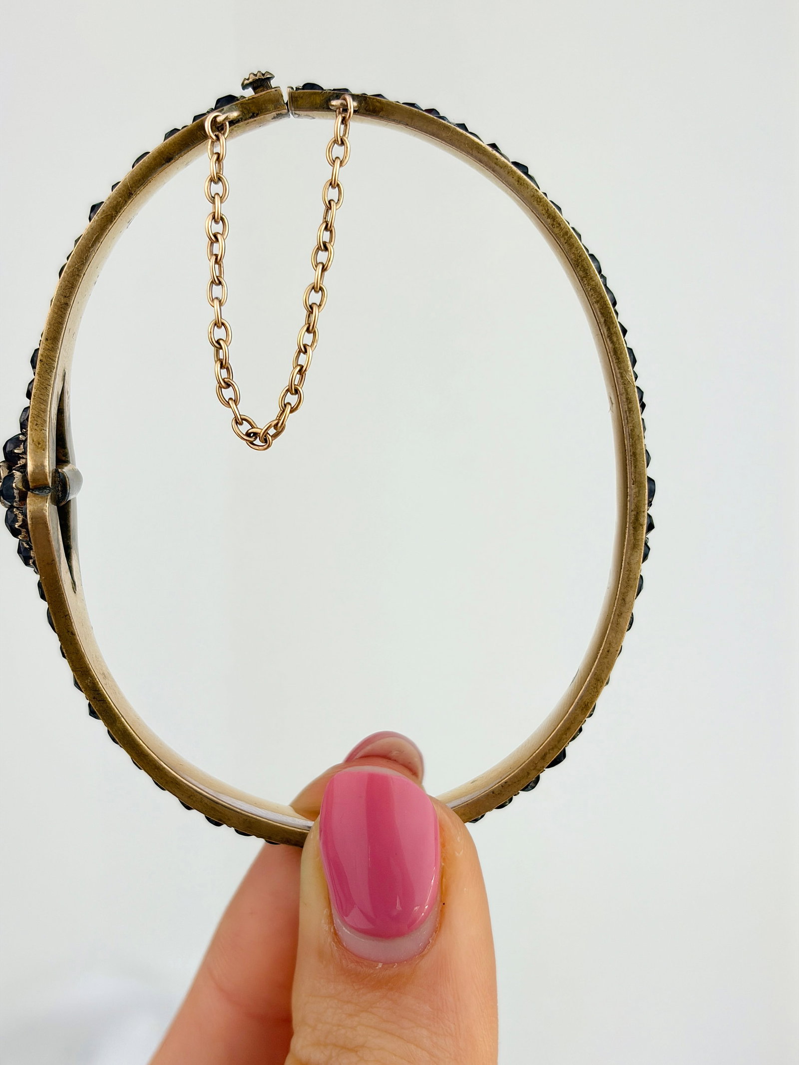 ANTIQUE VICTORIAN BOHEMIAN GARNET BANGLE BRACELET - 2