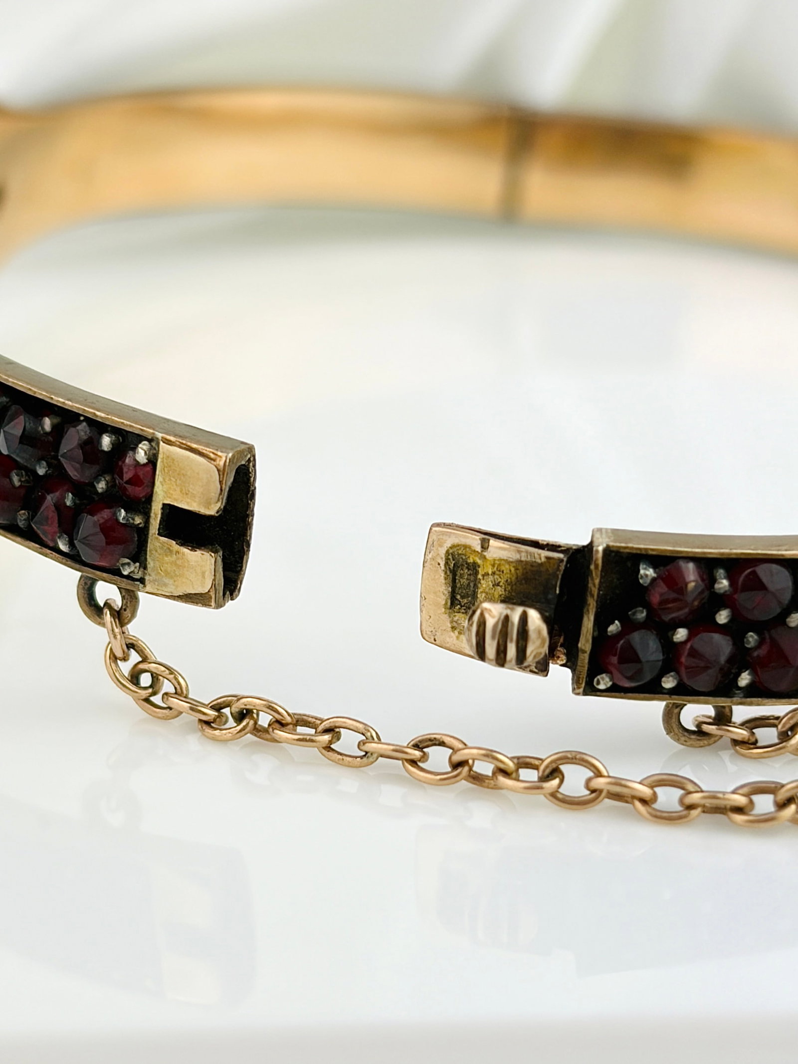 ANTIQUE VICTORIAN BOHEMIAN GARNET BANGLE BRACELET - 4