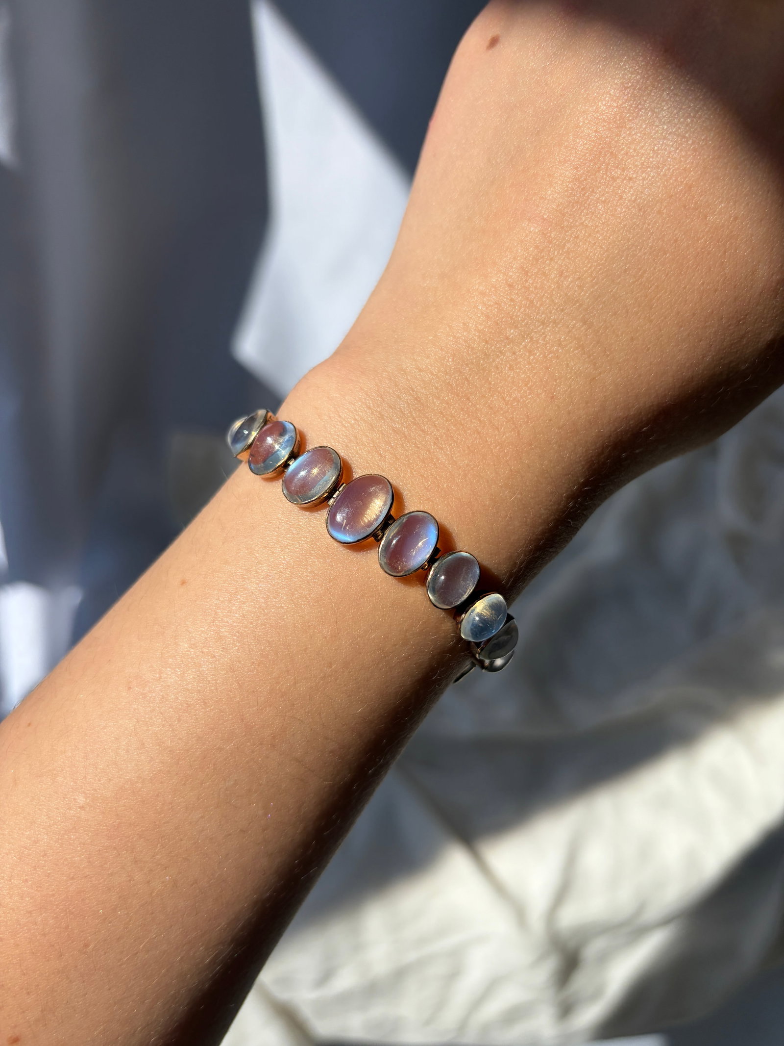 ANTIQUE GOLD CABOCHON MOONSTONE LINE BRACELET - 3