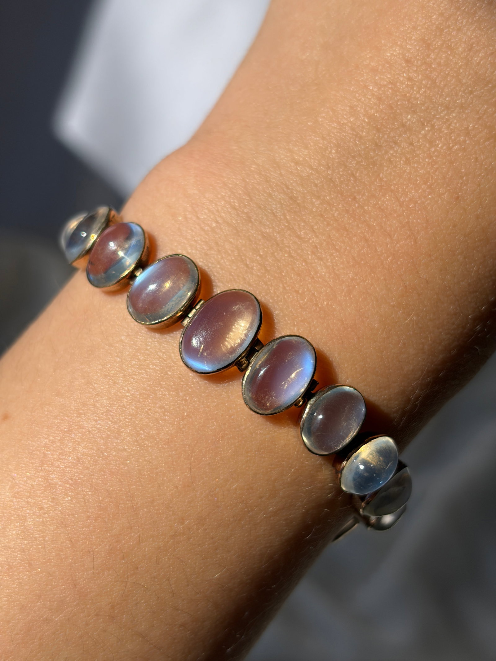 ANTIQUE GOLD CABOCHON MOONSTONE LINE BRACELET - 4