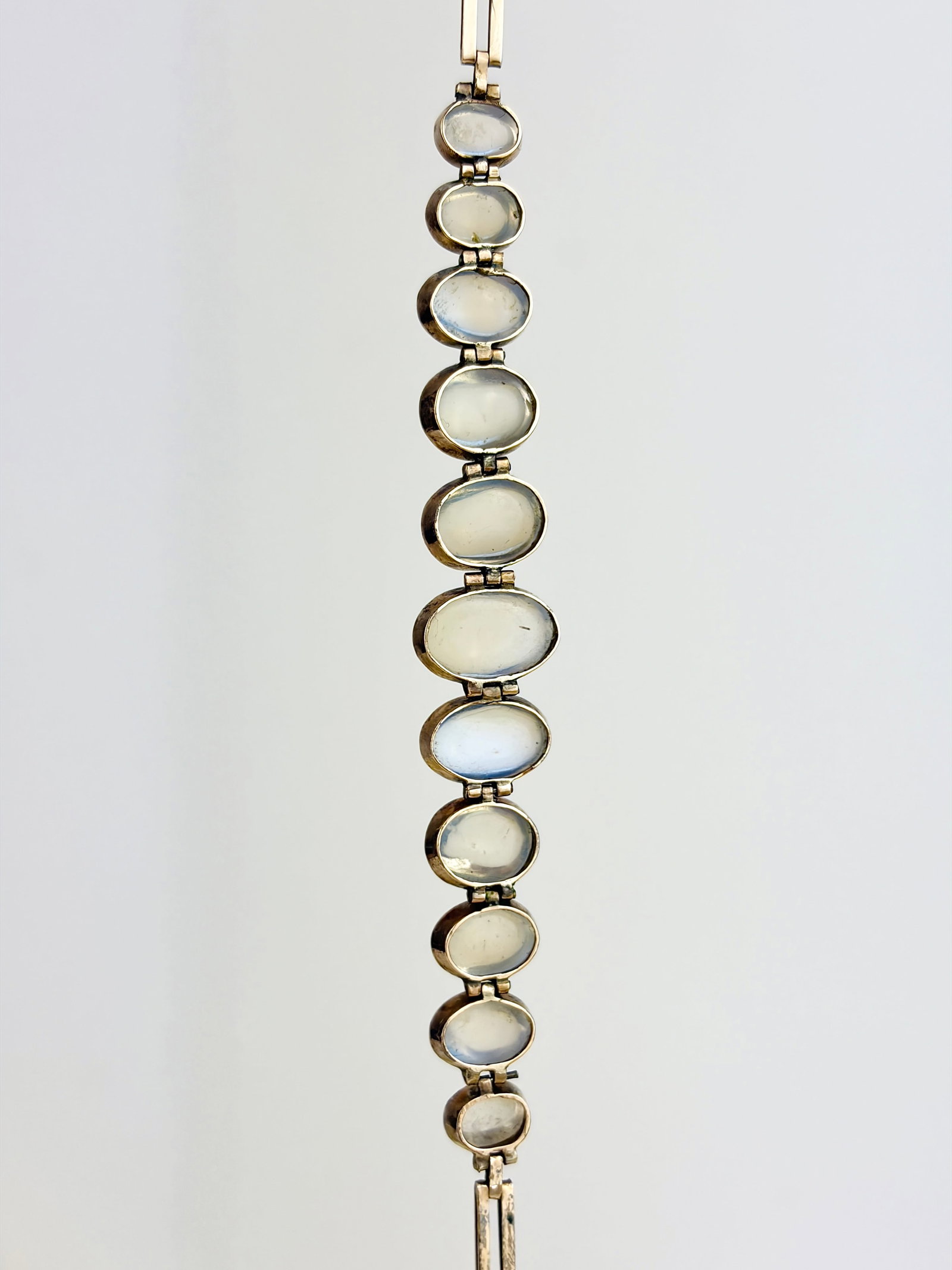 ANTIQUE GOLD CABOCHON MOONSTONE LINE BRACELET - 6