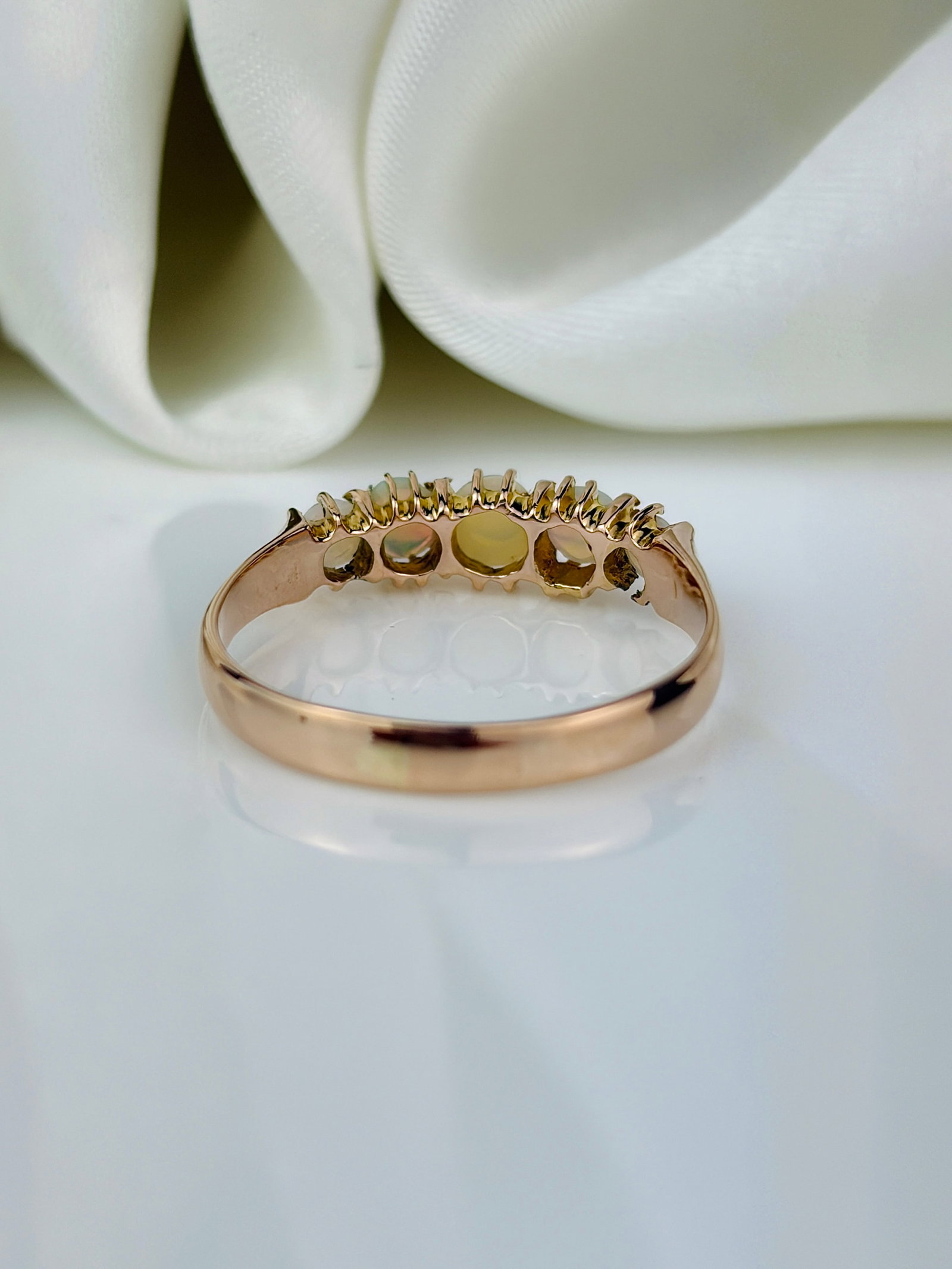 vintage 9ct yellow gold opal 5 stone ring - 3