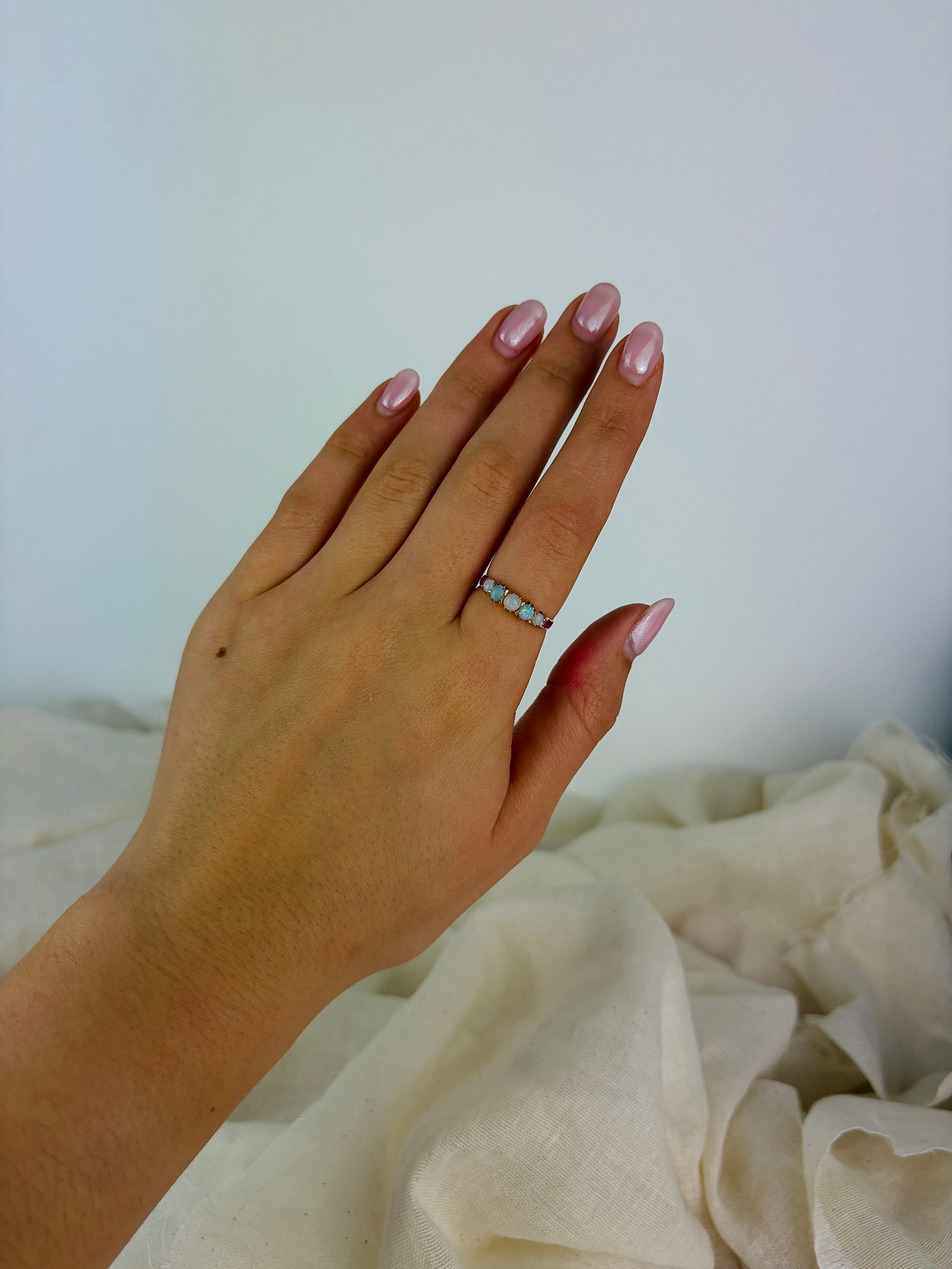 vintage 9ct yellow gold opal 5 stone ring - 8