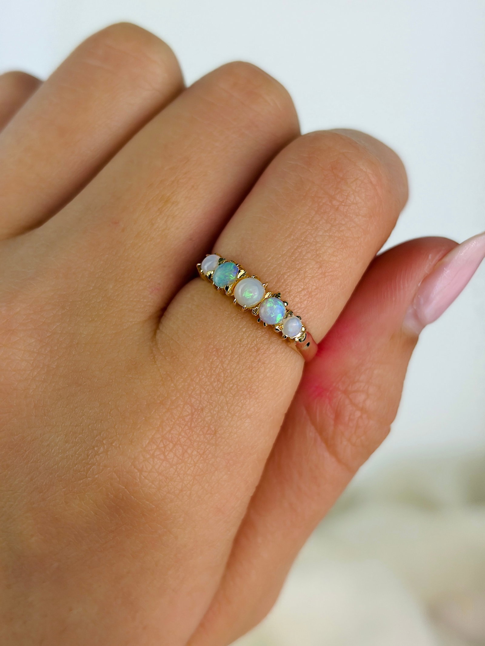vintage 9ct yellow gold opal 5 stone ring - 9