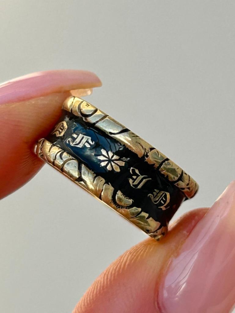 Antique 18ct Yellow Gold Wide Enamel Mourning Band Ring C.1823 - 6