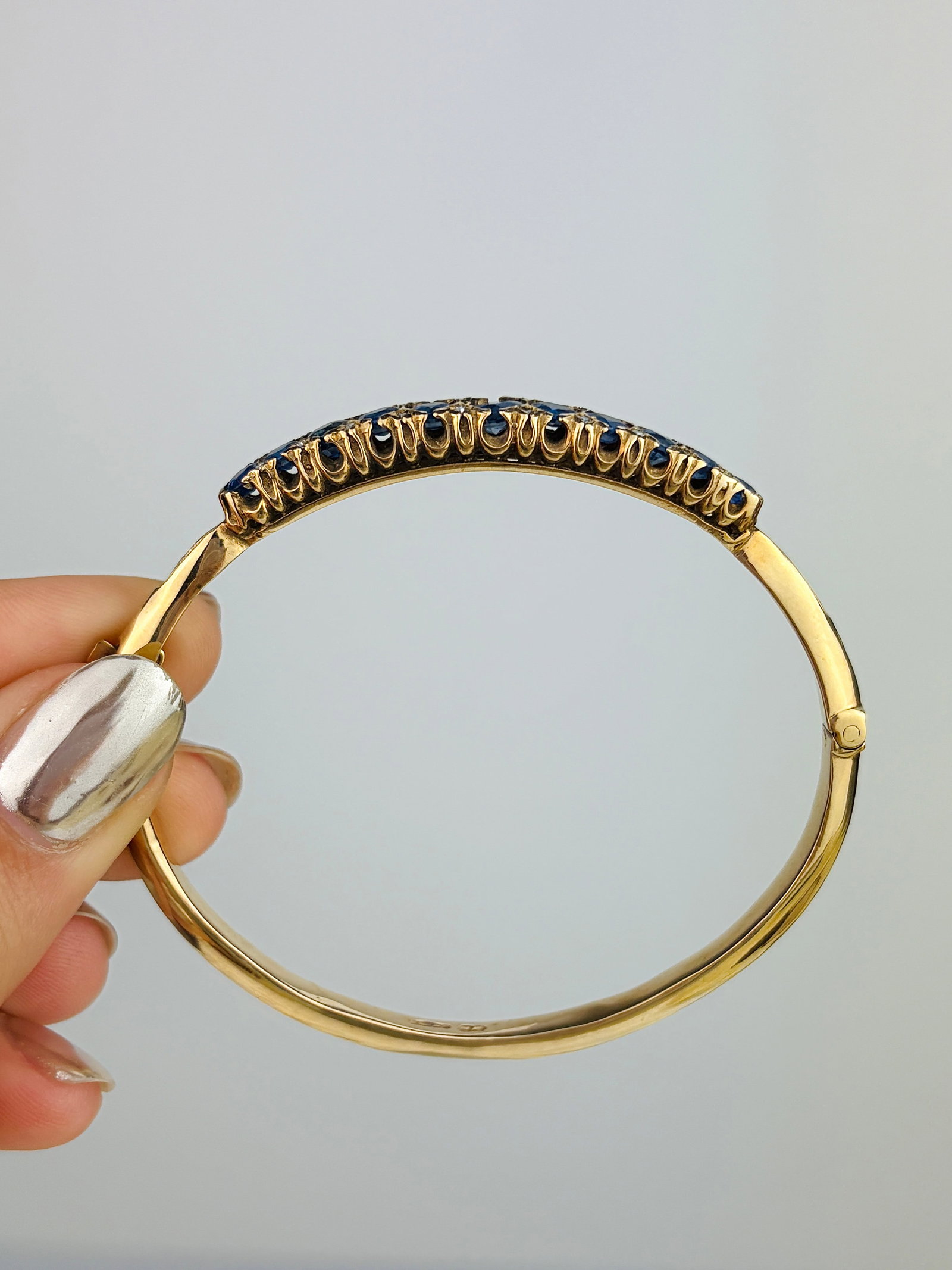 Outstanding Vintage 9ct Gold Sapphire and Diamond Bangle/Bracelet - 2