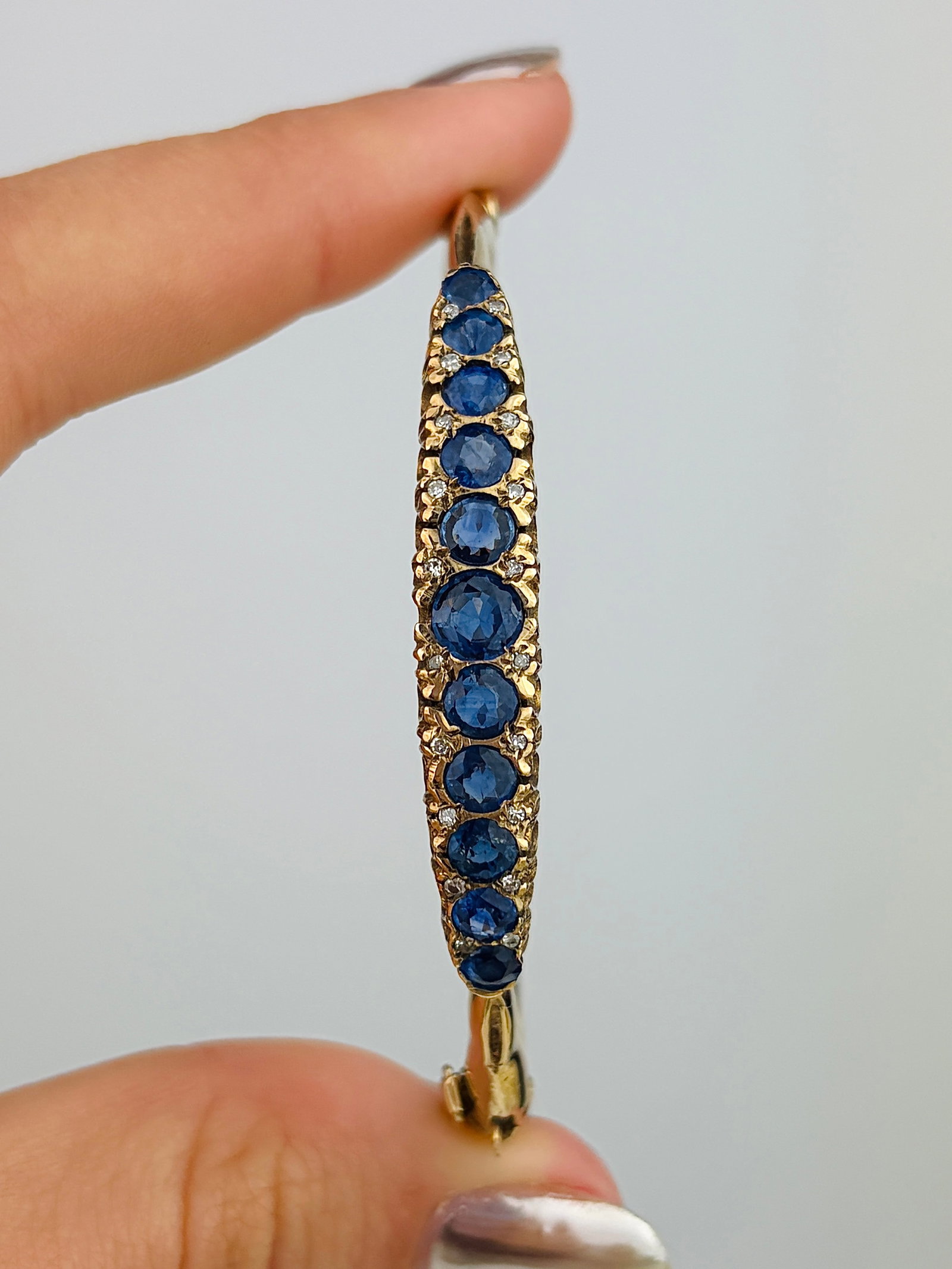 Outstanding Vintage 9ct Gold Sapphire and Diamond Bangle/Bracelet - 3