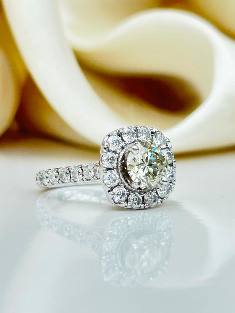 *Wonderful 14k White Gold Diamond Halo Ring - 4