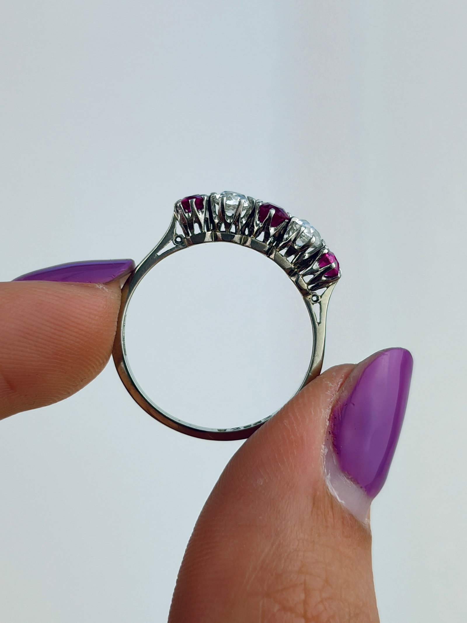 ANTIQUE 18CT GOLD AND PLATINUM RUBY AND DIAMOND 5 STONE RING - 10