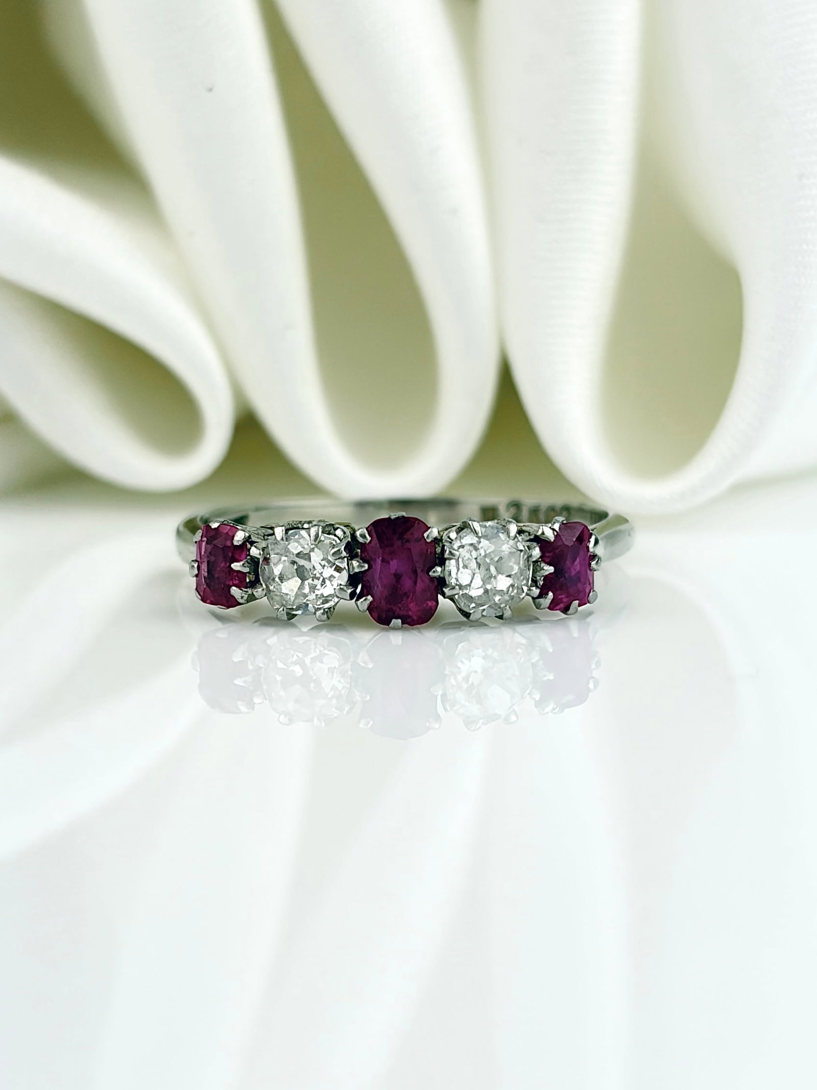 ANTIQUE 18CT GOLD AND PLATINUM RUBY AND DIAMOND 5 STONE RING (1 of 11)