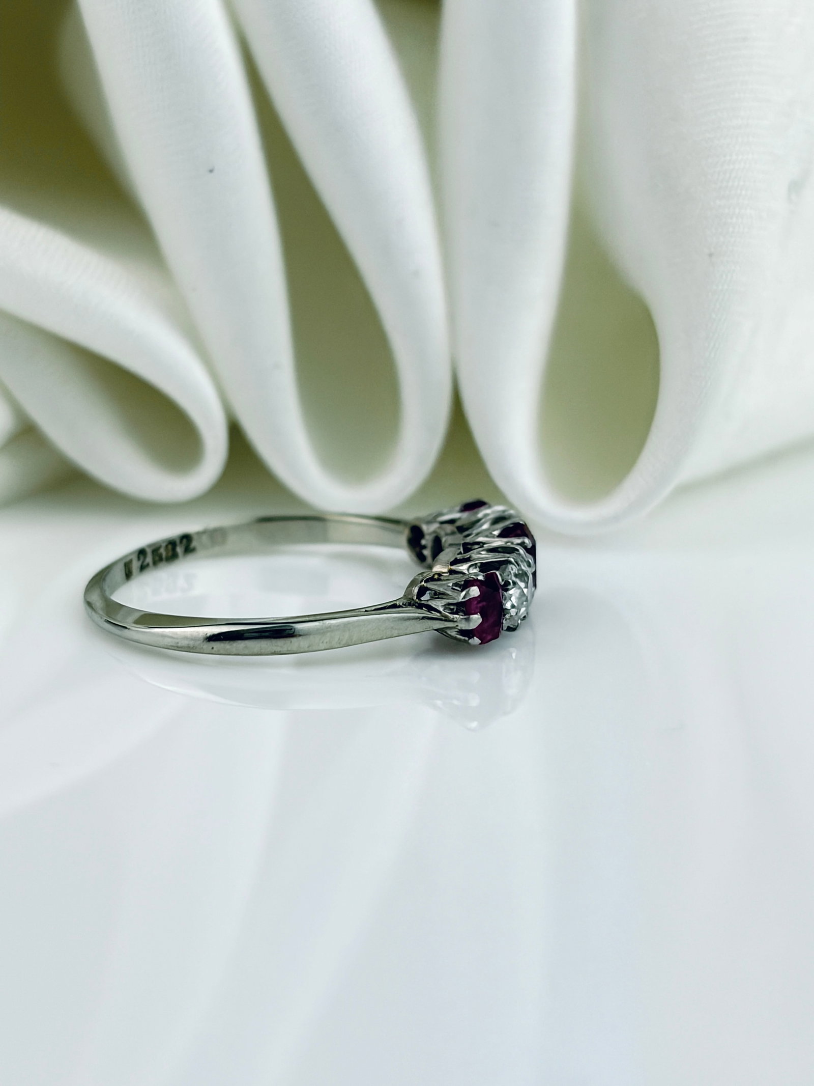 ANTIQUE 18CT GOLD AND PLATINUM RUBY AND DIAMOND 5 STONE RING - 6