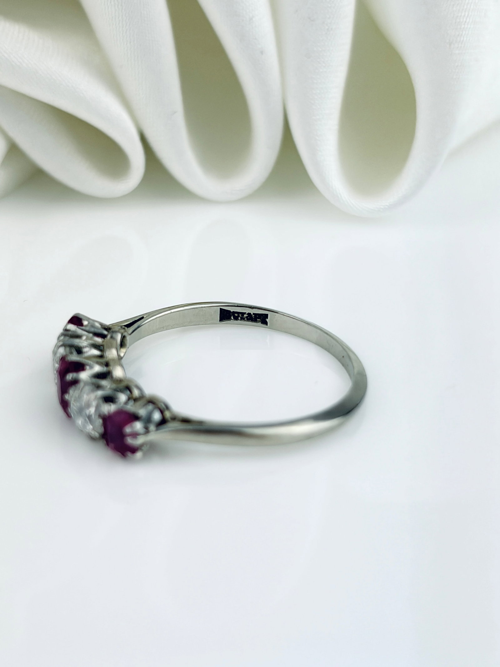 ANTIQUE 18CT GOLD AND PLATINUM RUBY AND DIAMOND 5 STONE RING - 8