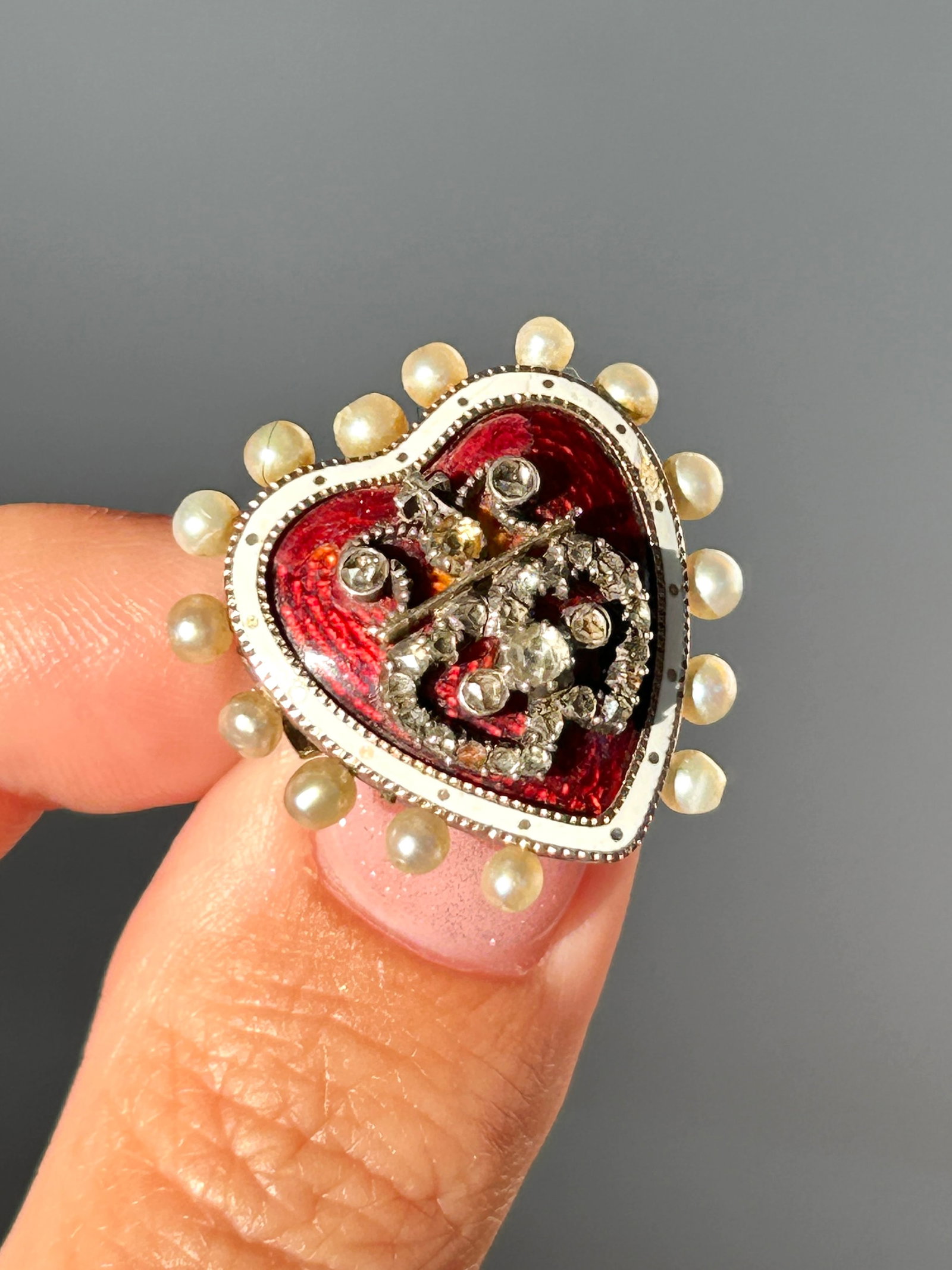 Antique gold red enamel heart brooch set with diamonds and pearls - locket back and in original box - 4