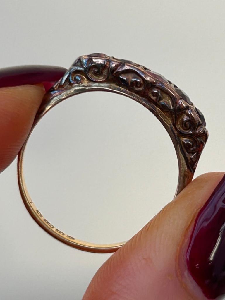 18ct Gold Amethyst Five Stone Ring - 4