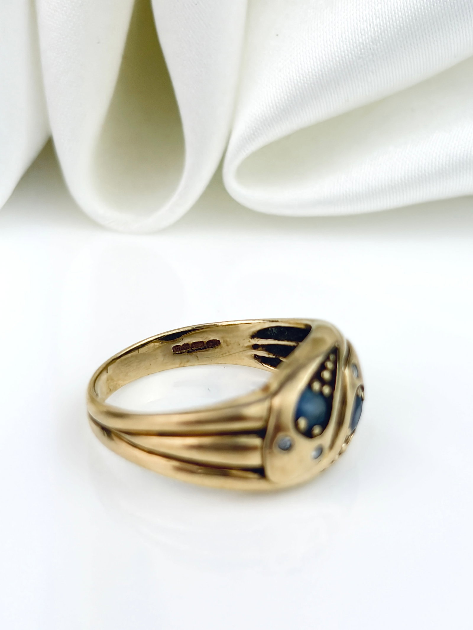 ANTIQUE VICTORIAN 9CT YELLOW GOLD SAPPHIRE AND DIAMOND DOUBLE SNAKE RING - 4